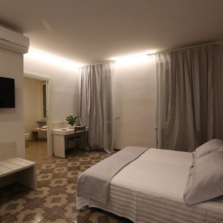 阿尔巴Palazzo Belli住宿加早餐旅馆 外观 照片