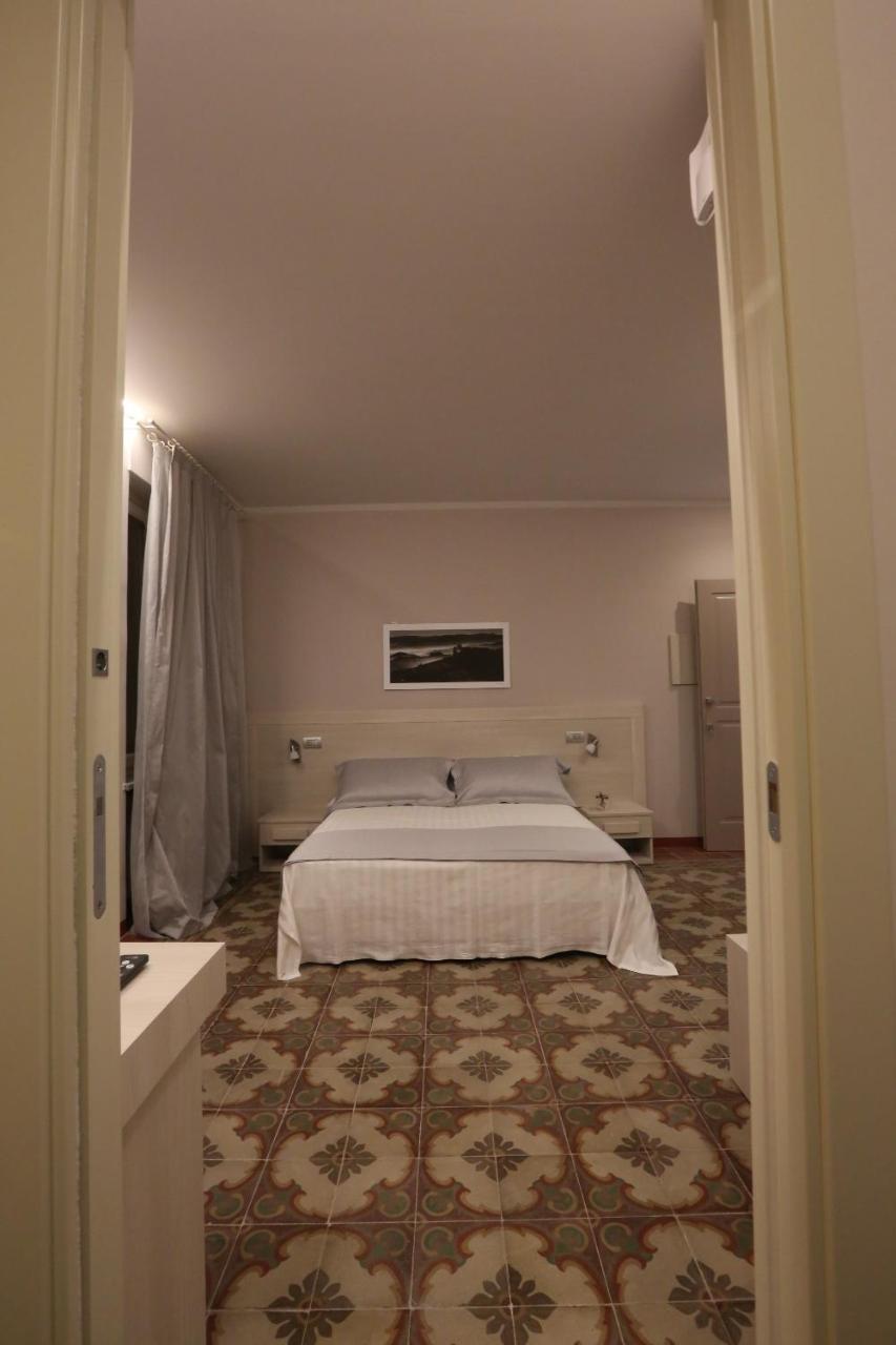 阿尔巴Palazzo Belli住宿加早餐旅馆 外观 照片